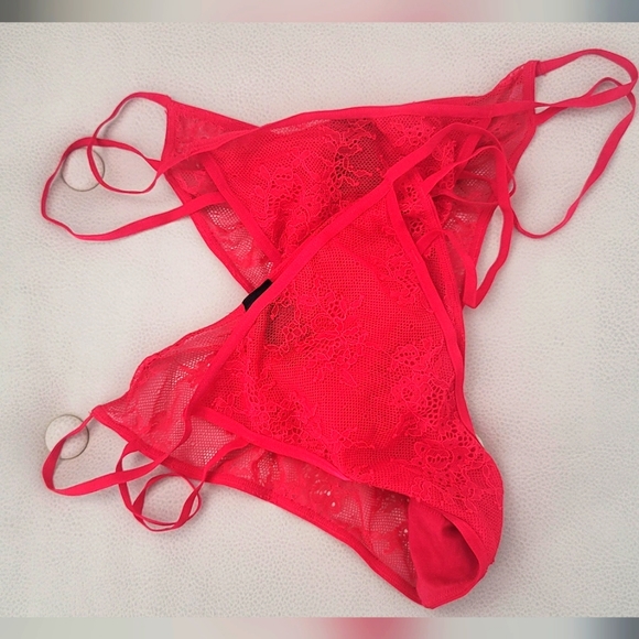 (NWOT) Victoria's Secret Very Sexy, bright red strappy panty set of 2 size M. - Picture 1 of 4